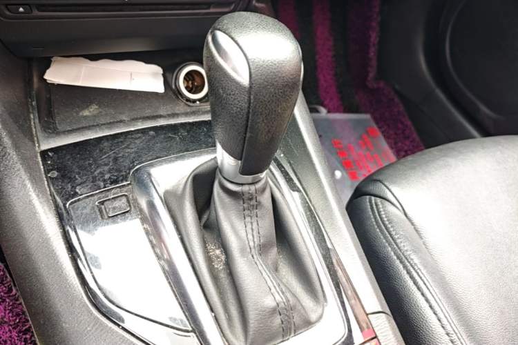 Used Mazda 3 Axela 2014 Sedan 1.5L Automatic Luxury Model Gear Lever