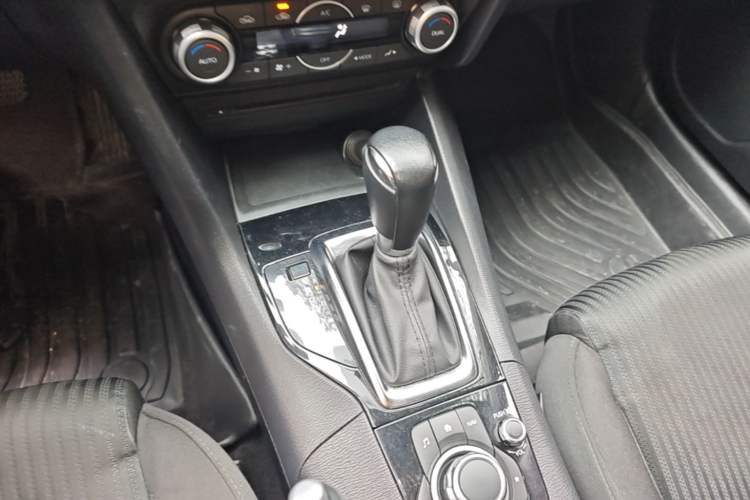 Used Mazda 3 Axela 2014 Sedan 1.5L Automatic Luxury Model Gear Lever