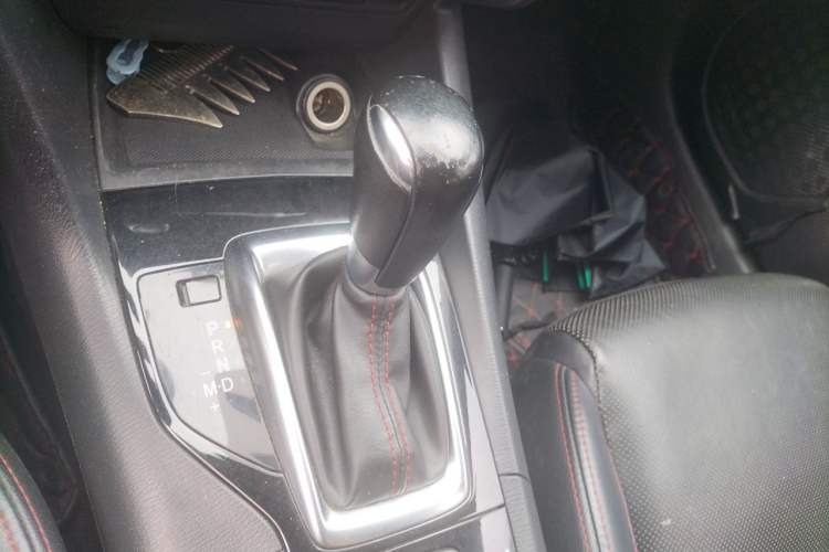 Used Mazda 3 Axela 2014 Hatchback 2.0L Automatic Flagship Model Gear Lever