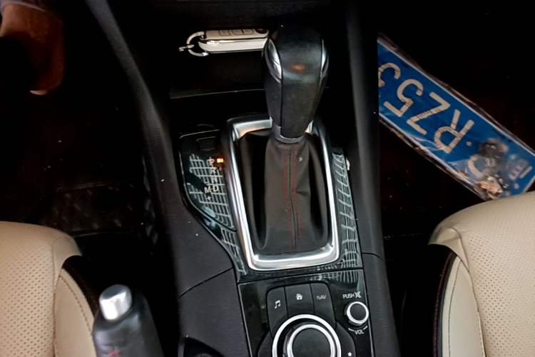 Used Mazda 3 Axela 2014 Sedan 2.0L Automatic Sport Model Gear Lever