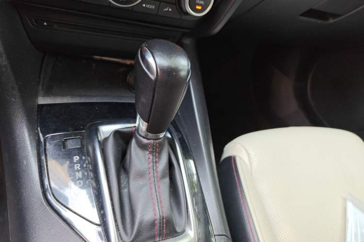 Used Mazda 3 Axela 2014 Sedan 2.0L Automatic Flagship Model Gear Lever