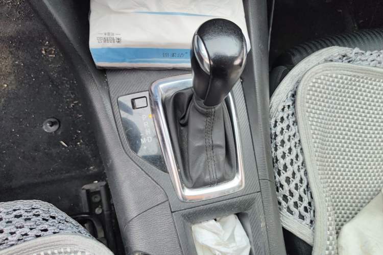 Used Mazda 3 Axela 2014 Sedan 1.5L Automatic Comfort Model Gear Lever