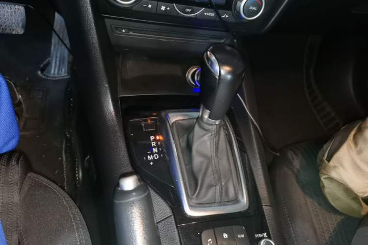 Used Mazda 3 Axela 2014 Sedan 1.5L Automatic Luxury Model Gear Lever