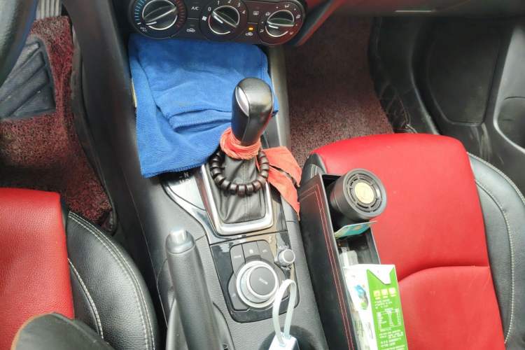 Used Mazda 3 Axela 2014 Sedan 1.5L Automatic Comfort Model Gear Lever