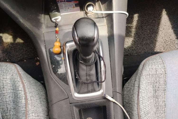 Used Mazda 3 Axela 2014 Sedan 1.5L Automatic Comfort Model Gear Lever