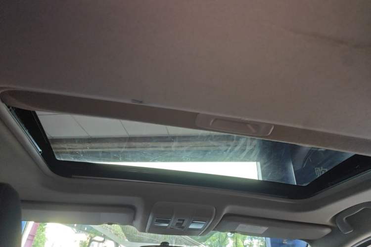 Used Mazda 3 Axela 2014 Sedan 1.5L Automatic Luxury Model Headliner