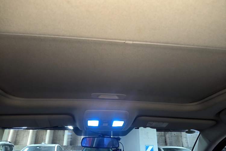Used Mazda 3 Axela 2014 Sedan 1.5L Automatic Luxury Model Headliner