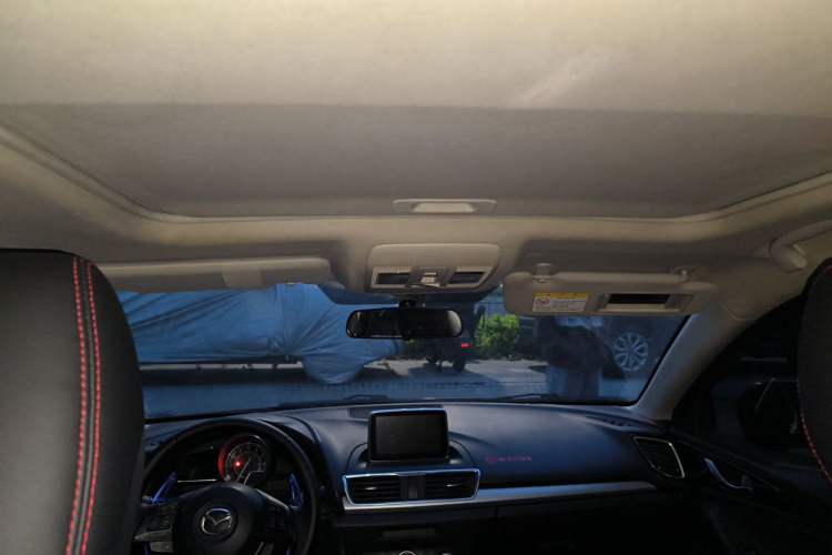 Used Mazda 3 Axela 2014 Hatchback 2.0L Automatic Flagship Model Headliner