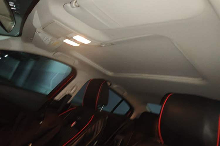 Used Mazda 3 Axela 2014 Sedan 1.5L Automatic Luxury Model Headliner