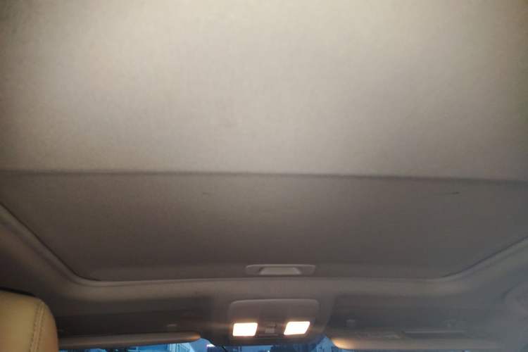 Used Mazda 3 Axela 2014 Sedan 2.0L Automatic Flagship Model Headliner