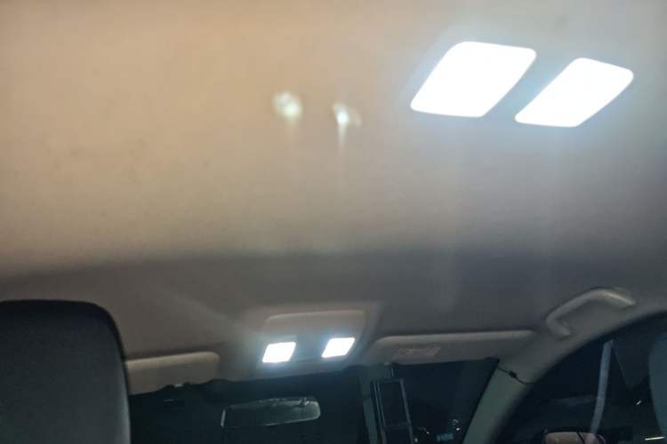 Used Mazda 3 Axela 2014 Sedan 1.5L Automatic Comfort Model Headliner