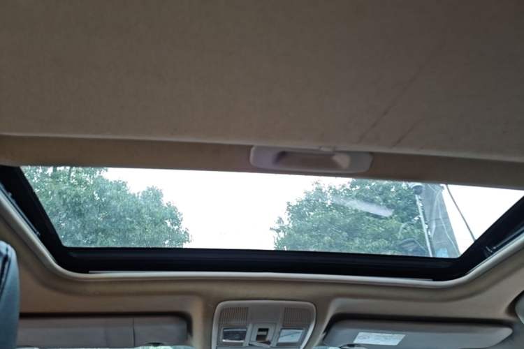 Used Mazda 3 Axela 2014 Sedan 1.5L Automatic Luxury Model Headliner