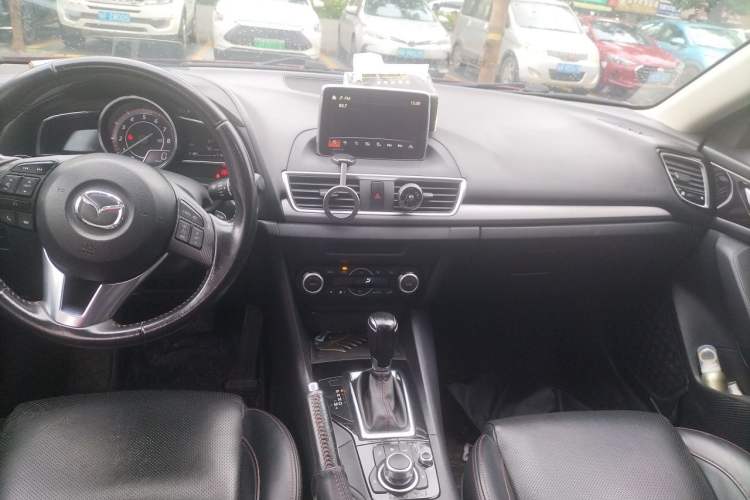 Used Mazda 3 Axela 2014 Hatchback 2.0L Automatic Flagship Model Headliner