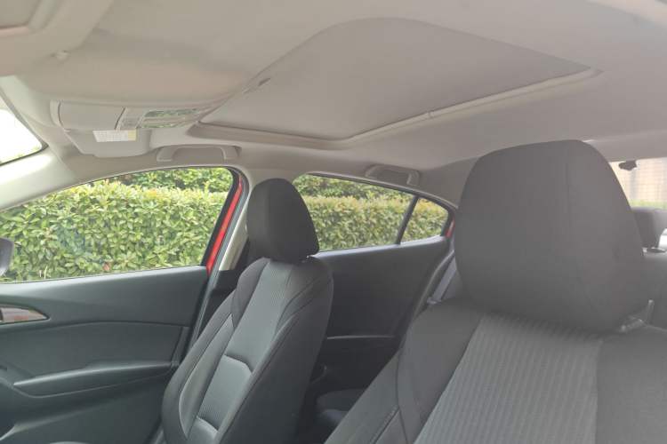 Used Mazda 3 Axela 2014 Sedan 1.5L Automatic Luxury Model Headliner