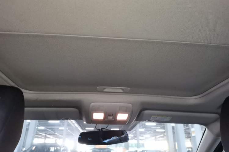 Used Mazda 3 Axela 2014 Sedan 1.5L Automatic Luxury Model Headliner