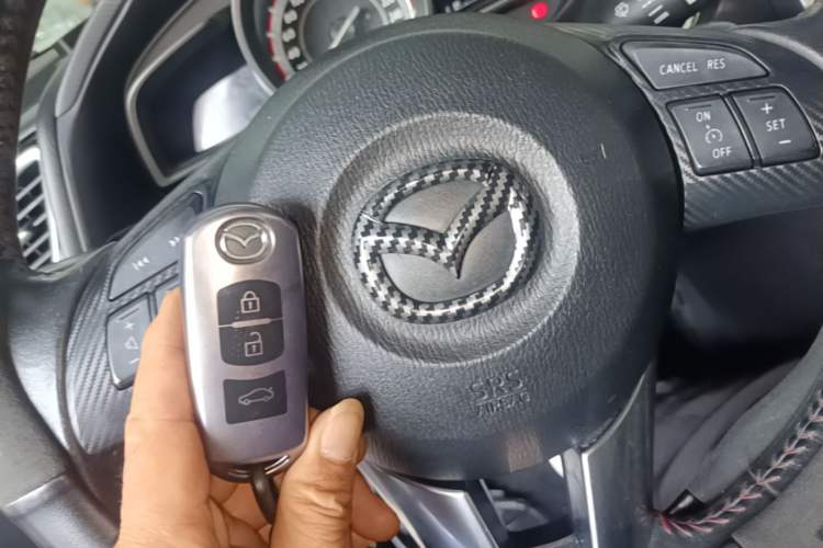 Used Mazda 3 Axela 2014 Sedan 2.0L Automatic Sport Model Interior 1