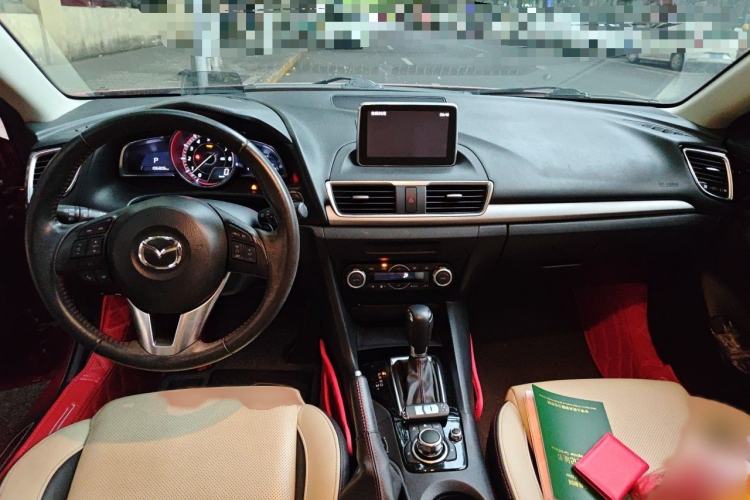 Used Mazda 3 Axela 2014 Sedan 2.0L Automatic Flagship Model Interior 2