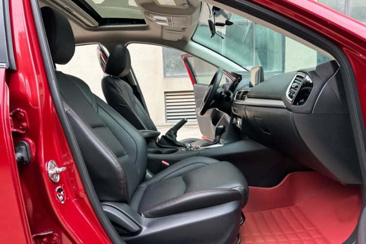 Used Mazda 3 Axela 2014 Sedan 2.0L Automatic Sport Model Interior 2