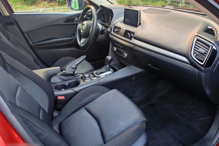 Used Mazda 3 Axela 2014 Hatchback 1.5L Automatic Luxury Model Interior 3