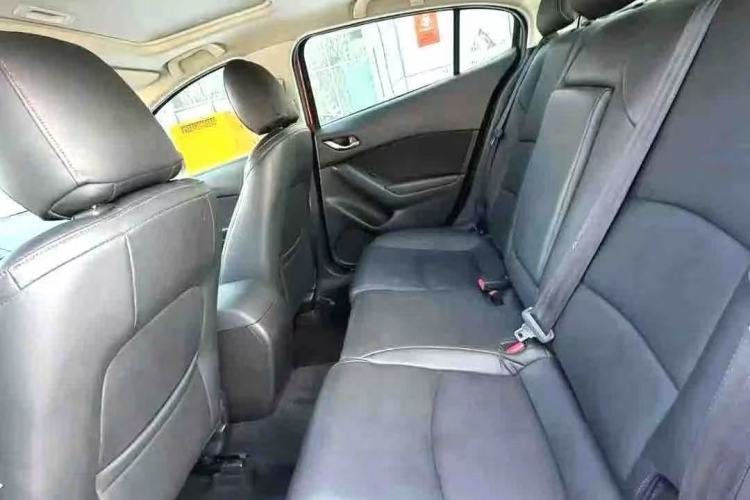 Used Mazda 3 Axela 2014 Sedan 1.5L Automatic Luxury Model Interior 3