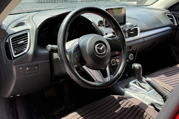 Used Mazda 3 Axela 2014 Sedan 1.5L Automatic Luxury Model Interior 4