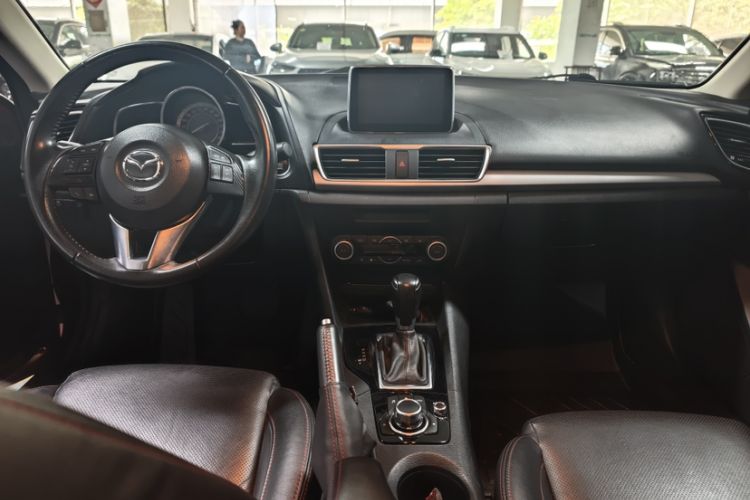 Used Mazda 3 Axela 2014 Sedan 2.0L Automatic Sport Model Interior 5