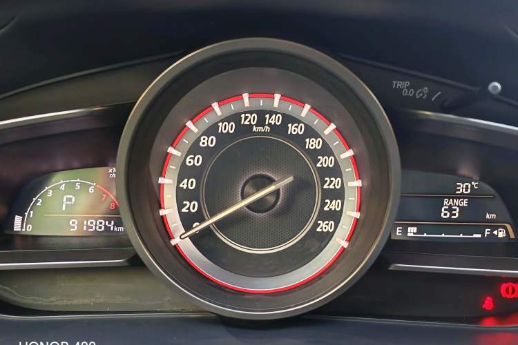 Used Mazda 3 Axela 2014 Hatchback 1.5L Automatic Luxury Model Interior 7