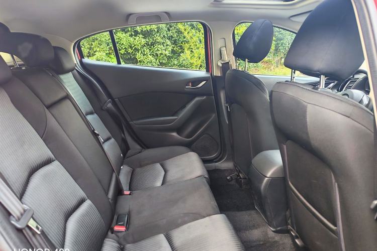 Used Mazda 3 Axela 2014 Hatchback 1.5L Automatic Luxury Model Interior 9