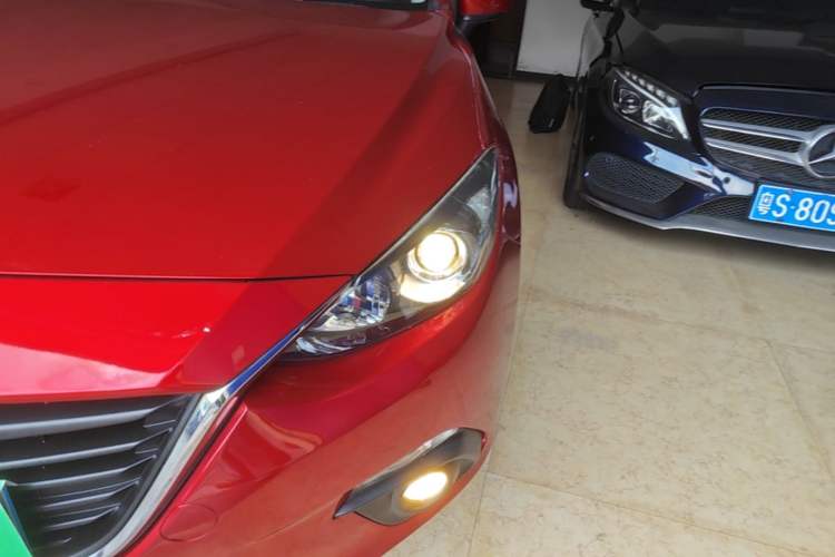 Used Mazda 3 Axela 2014 Sedan 1.5L Automatic Luxury Model Left Front Headlight
