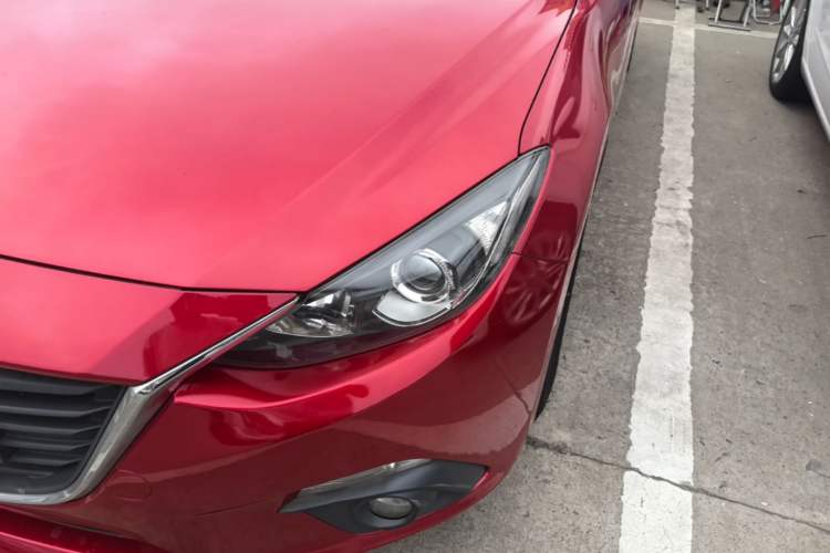 Used Mazda 3 Axela 2014 Hatchback 1.5L Automatic Luxury Model Left Front Headlight