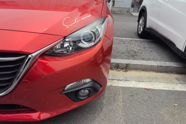 Used Mazda 3 Axela 2014 Hatchback 1.5L Automatic Luxury Model Left Front Headlight
