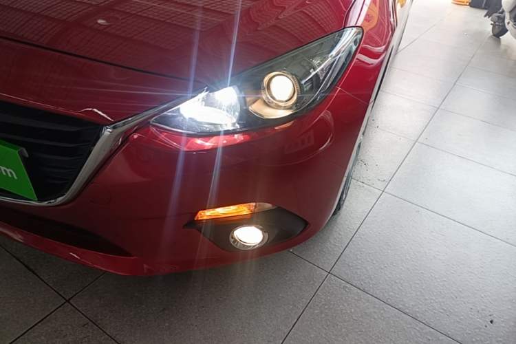 Used Mazda 3 Axela 2014 Sedan 2.0L Automatic Sport Model Left Front Headlight