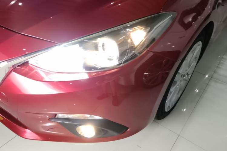 Used Mazda 3 Axela 2014 Sedan 2.0L Automatic Sport Model Left Front Headlight