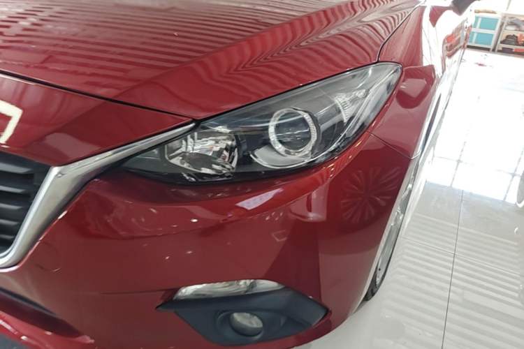 Used Mazda 3 Axela 2014 Sedan 2.0L Automatic Sport Model Left Front Headlight
