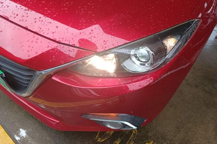 Used Mazda 3 Axela 2014 Sedan 1.5L Automatic Comfort Model Left Front Headlight