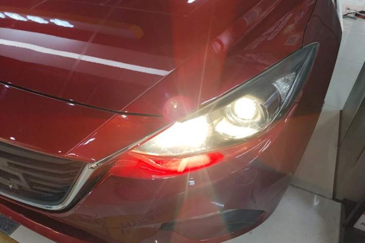 Used Mazda 3 Axela 2014 Sedan 1.5L Automatic Comfort Model Left Front Headlight