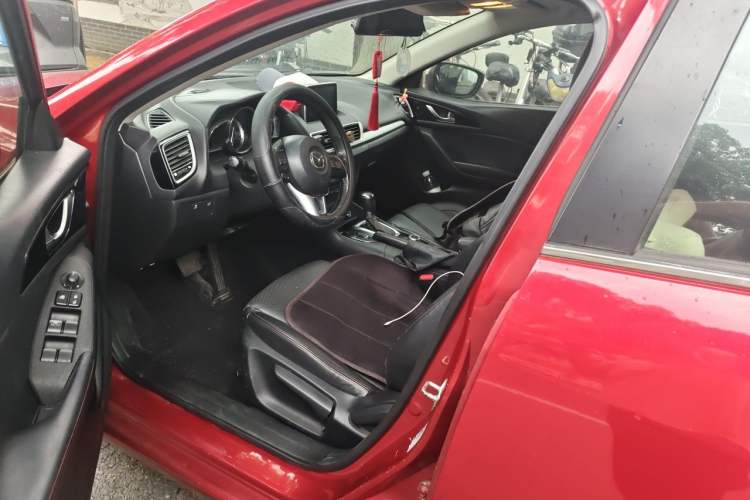 Used Mazda 3 Axela 2014 Hatchback 2.0L Automatic Flagship Model Left Front Seat