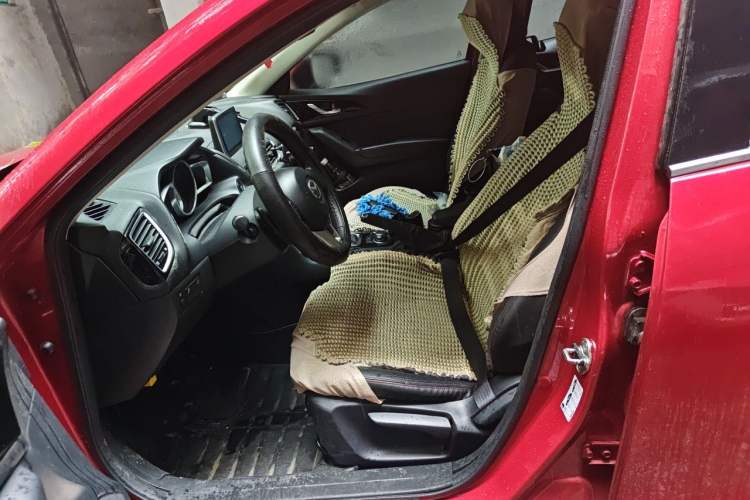 Used Mazda 3 Axela 2014 Sedan 2.0L Automatic Sport Model Left Front Seat