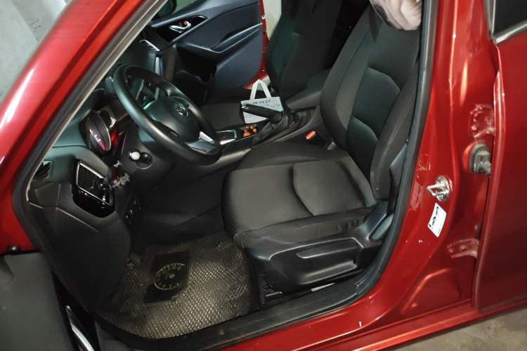 Used Mazda 3 Axela 2014 Sedan 1.5L Automatic Comfort Model Left Front Seat