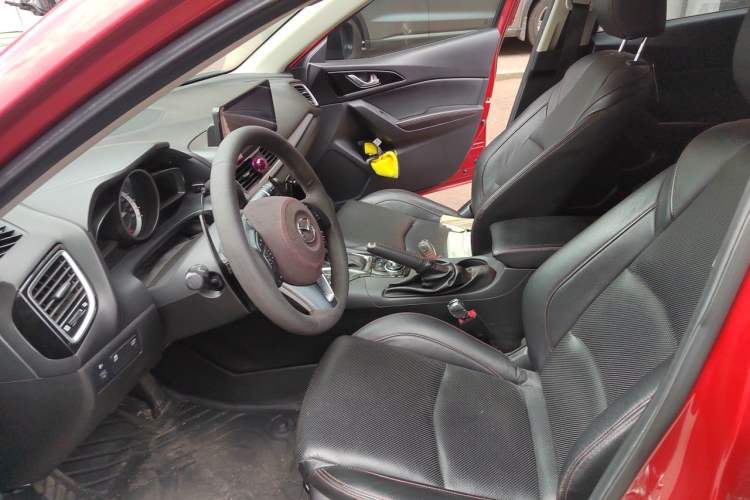 Used Mazda 3 Axela 2014 Hatchback 2.0L Automatic Sport Model Left Front Seat