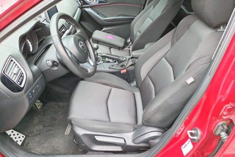 Used Mazda 3 Axela 2014 Sedan 1.5L Manual Comfort Model Left Front Seat