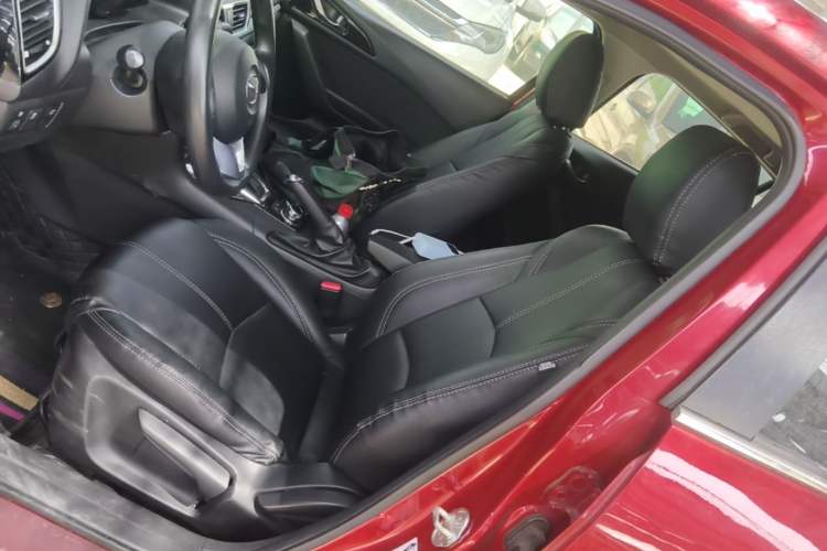Used Mazda 3 Axela 2014 Hatchback 1.5L Automatic Luxury Model Left Front Seat