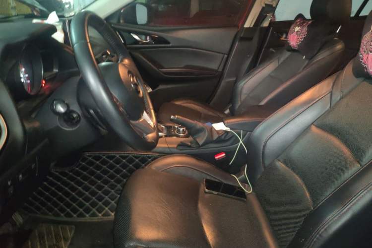 Used Mazda 3 Axela 2014 Sedan 2.0L Automatic Sport Model Left Front Seat