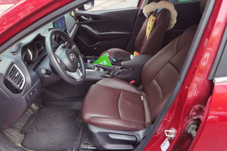 Used Mazda 3 Axela 2014 Sedan 1.5L Automatic Comfort Model Left Front Seat