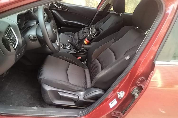 Used Mazda 3 Axela 2014 Sedan 1.5L Automatic Luxury Model Left Front Seat