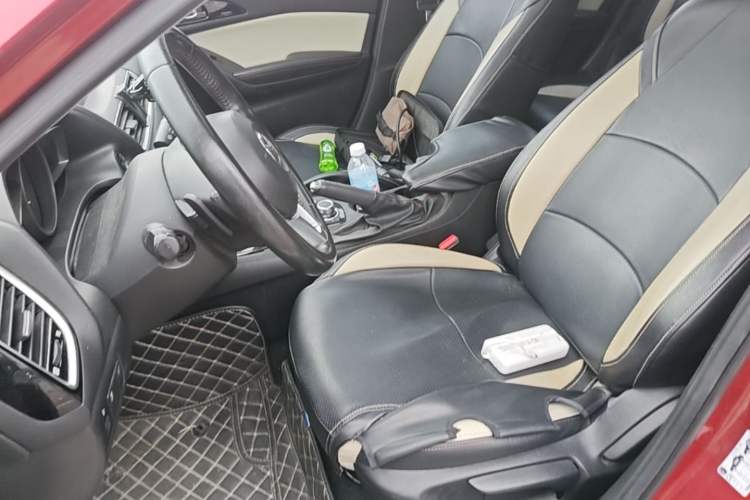Used Mazda 3 Axela 2014 Sedan 2.0L Automatic Sport Model Left Front Seat