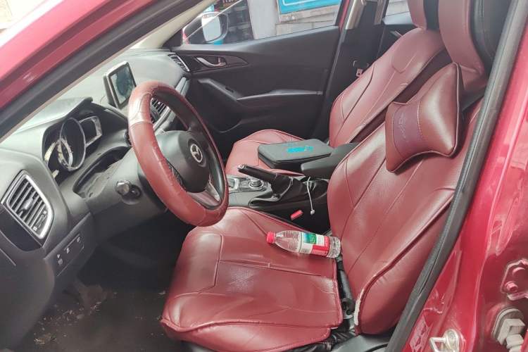 Used Mazda 3 Axela 2014 Sedan 1.5L Automatic Luxury Model Left Front Seat