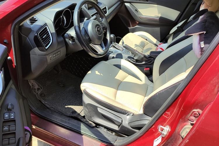 Used Mazda 3 Axela 2014 Sedan 2.0L Automatic Sport Model Left Front Seat