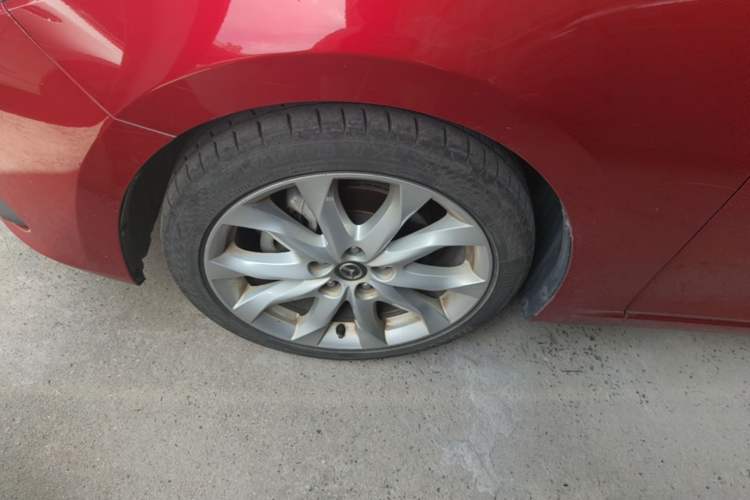 Used Mazda 3 Axela 2014 Sedan 2.0L Automatic Sport Model Left Front Wheel Hub