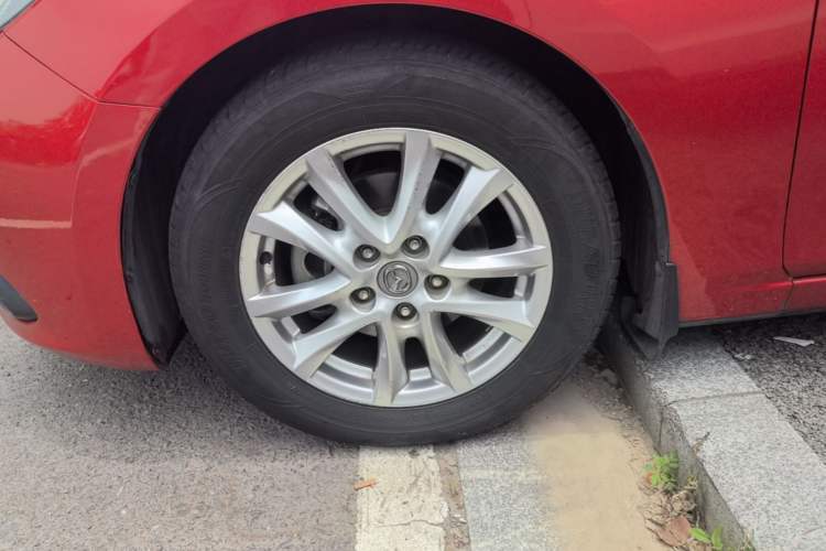 Used Mazda 3 Axela 2014 Hatchback 1.5L Automatic Luxury Model Left Front Wheel Hub